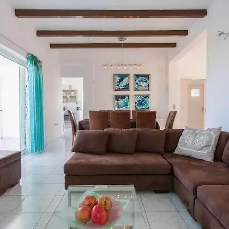 Feel Like Home Апартаменты